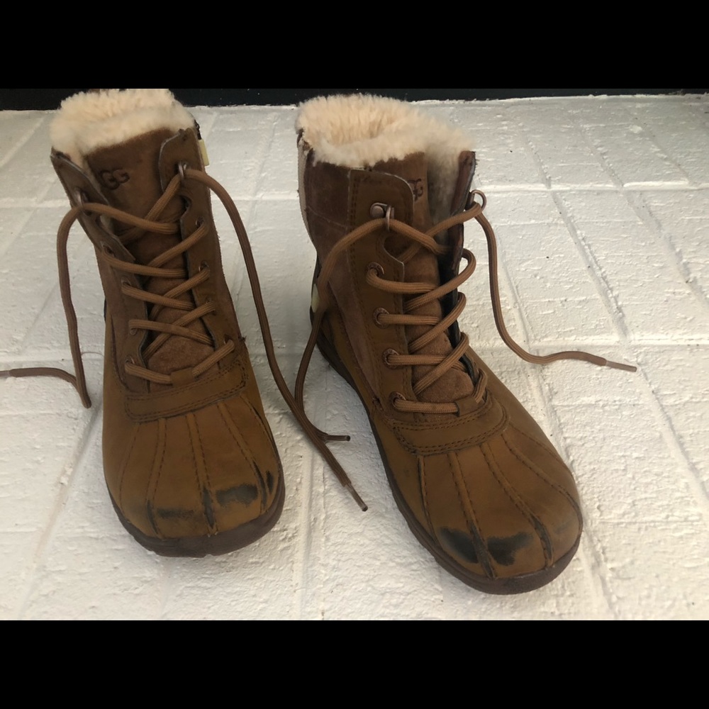 Kids UGG Boots - Picture 2 of 4